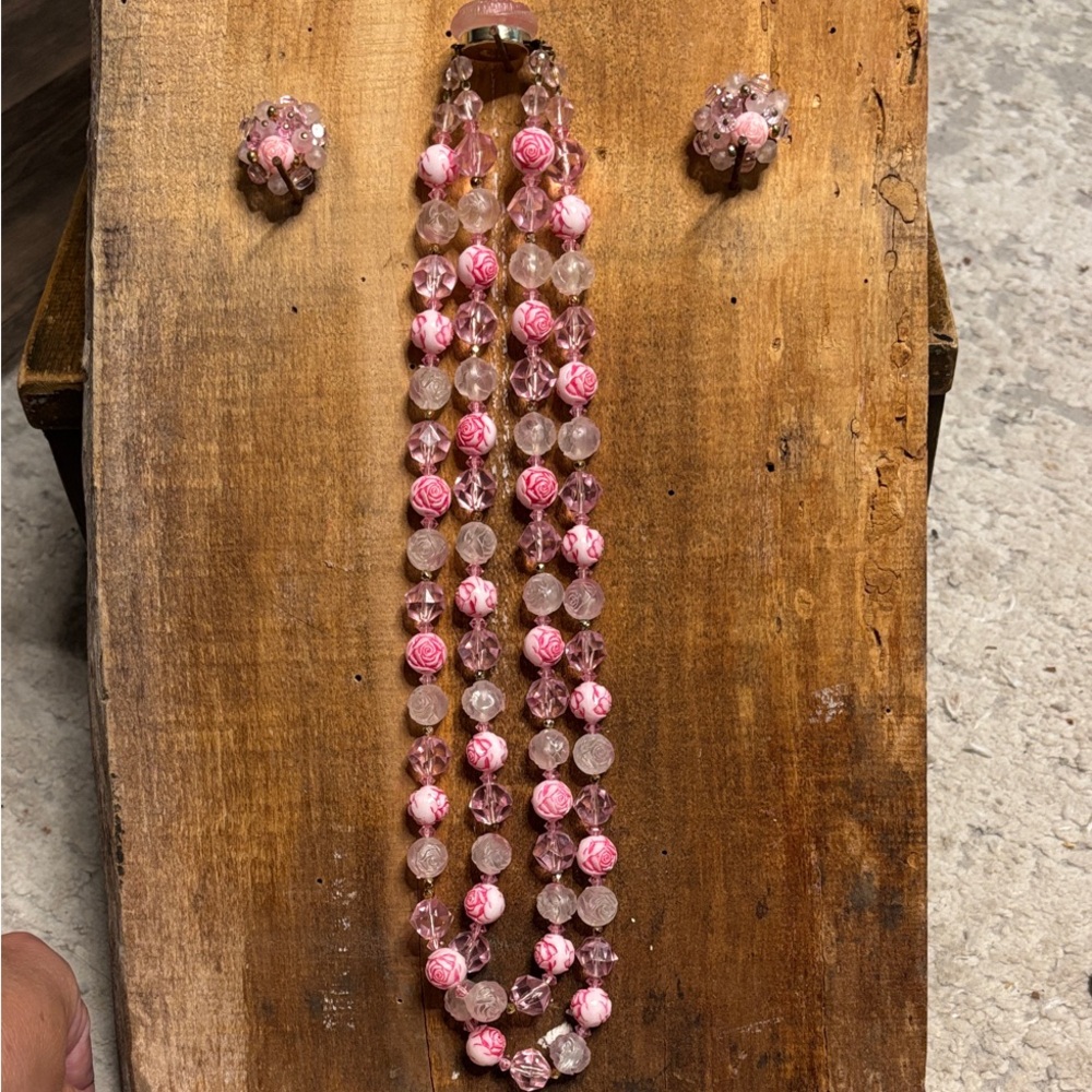 Elegant Pink Rose Beaded Necklace Set